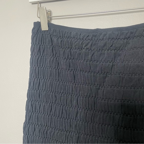 ANTHROPOLOGIE NWT Black Seamless Smocked Skirt - Picture 9 of 13